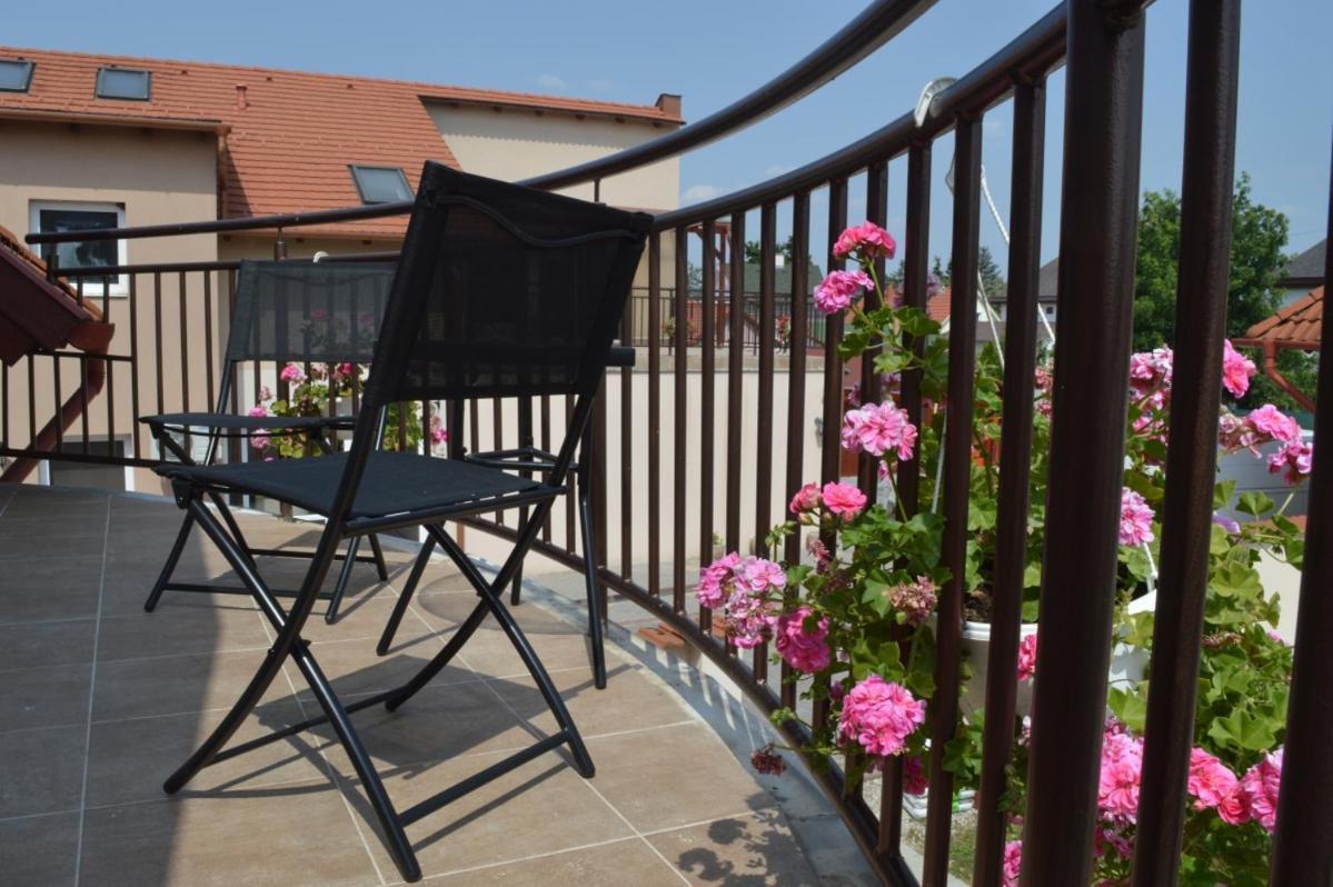 Aqua Oazis Apartman Hajdúszoboszló Exteriör bild