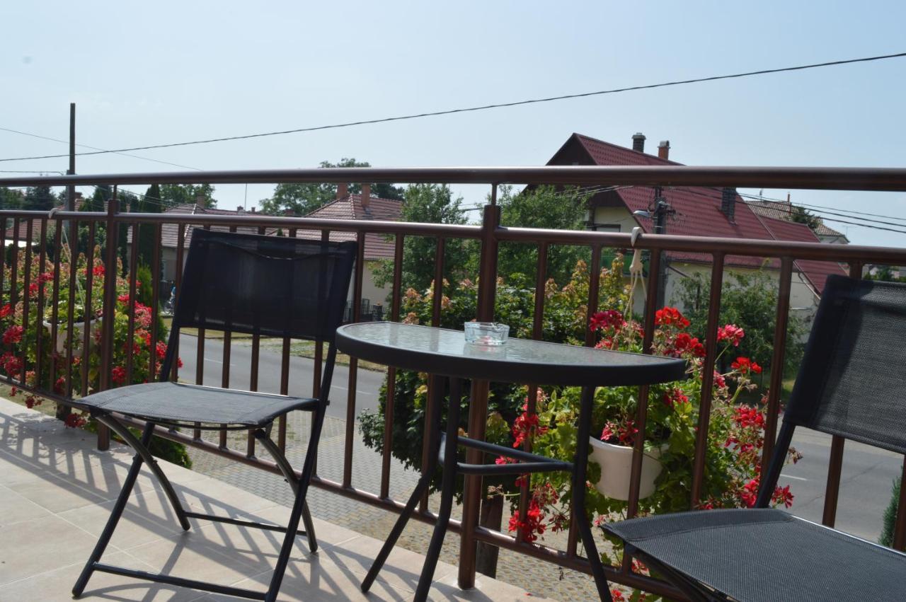 Aqua Oazis Apartman Hajdúszoboszló Exteriör bild