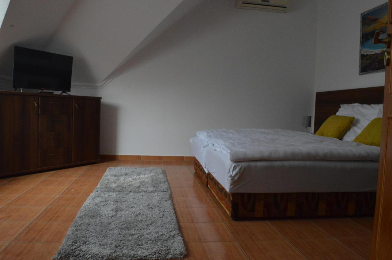 Aqua Oazis Apartman Hajdúszoboszló Exteriör bild