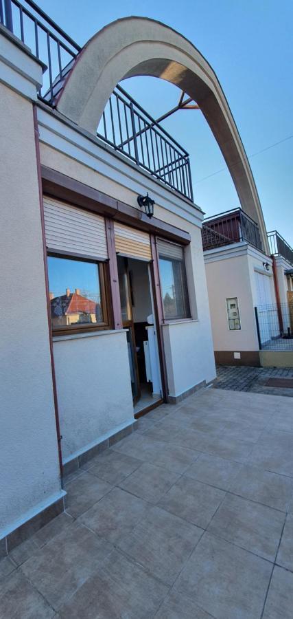 Aqua Oazis Apartman Hajdúszoboszló Exteriör bild
